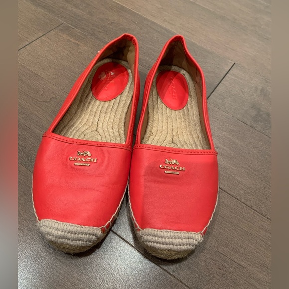 Flats - Picture 1 of 4